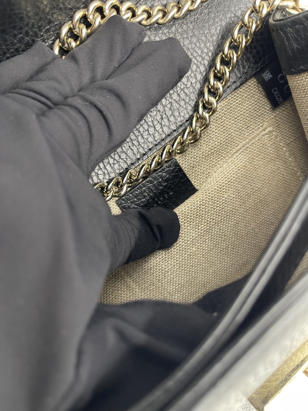 Gucci Interlocking Chain Shoulder - Picture 12 of 14